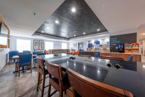 holiday inn express hotel and suites petersburg dinwiddie by ihg