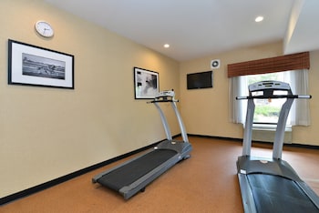 Holiday Inn Express Hotel & Suites Petersburg-Dinwiddie By Ihg,Dinwiddie>>Colonial Heights,3 star