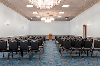 holiday inn hotel and suites oklahoma city north by ihg