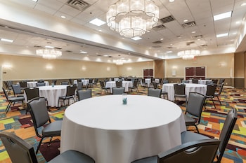 holiday inn hotel and suites oklahoma city north by ihg