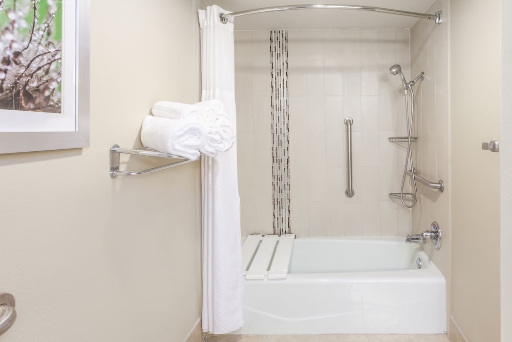 holiday inn hotel and suites oklahoma city north by ihg