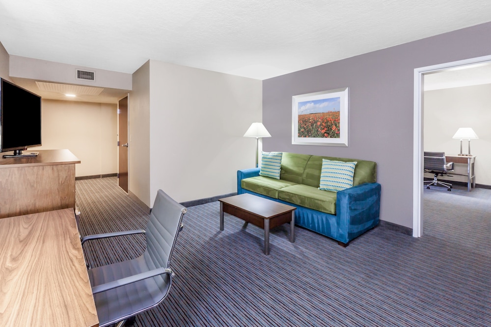 holiday inn hotel and suites oklahoma city north by ihg