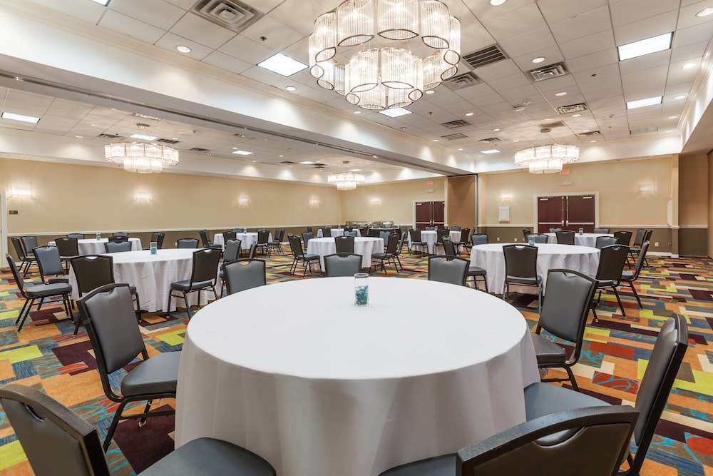 holiday inn hotel and suites oklahoma city north by ihg
