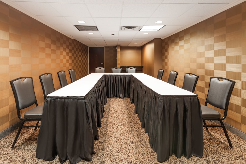 holiday inn hotel and suites oklahoma city north by ihg