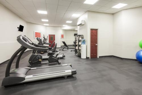 holiday inn hotel and suites oklahoma city north by ihg