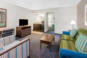 holiday inn hotel and suites oklahoma city north by ihg