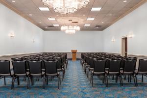 holiday inn hotel and suites oklahoma city north by ihg