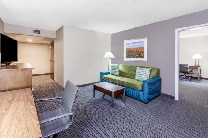 holiday inn hotel and suites oklahoma city north by ihg