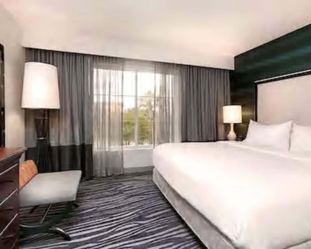 embassy suites by hilton orlando airport