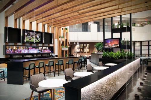 embassy suites by hilton orlando airport