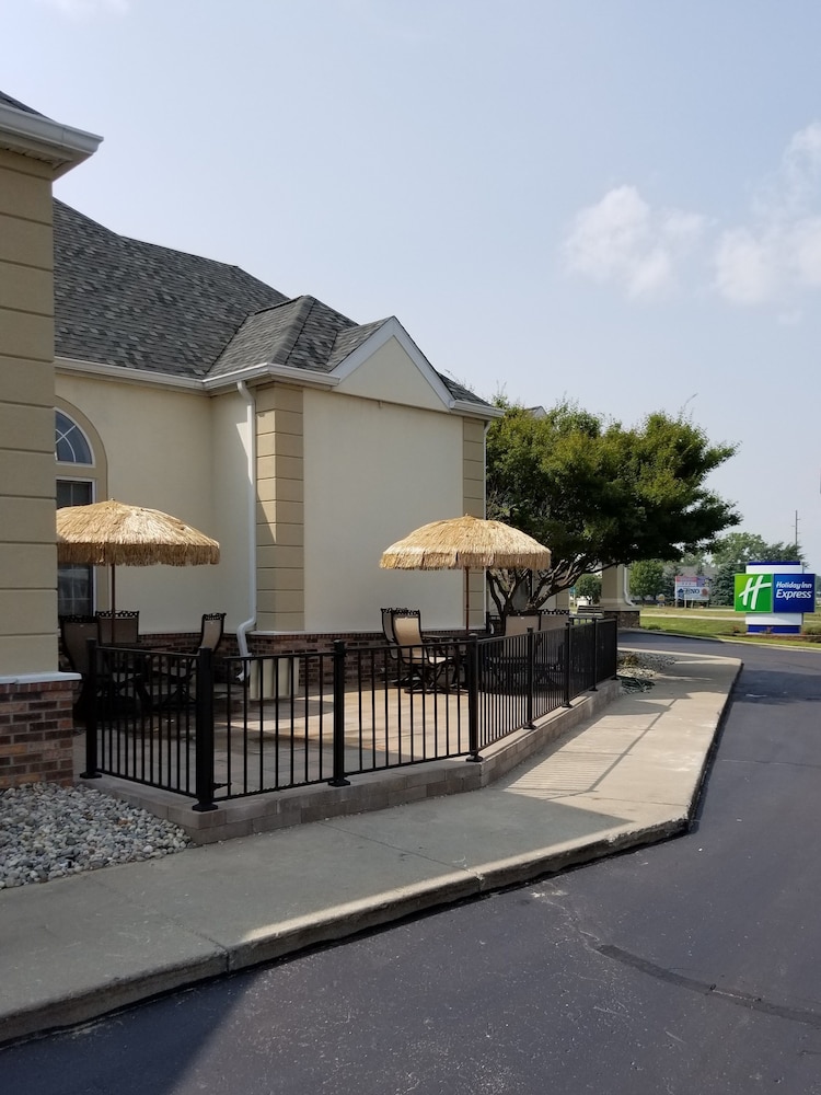 holiday inn express birch run frankenmuth area by ihg