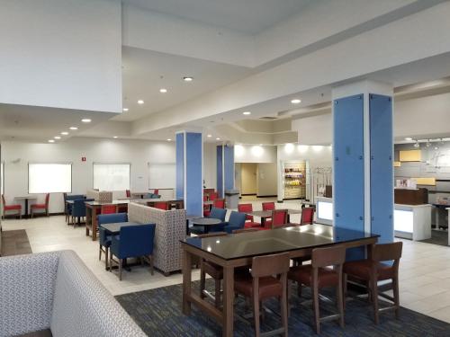 holiday inn express birch run frankenmuth area by ihg