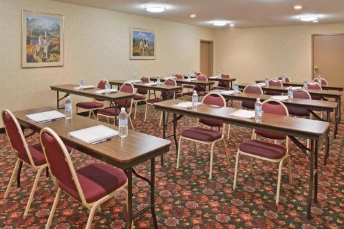 holiday inn express birch run frankenmuth area by ihg