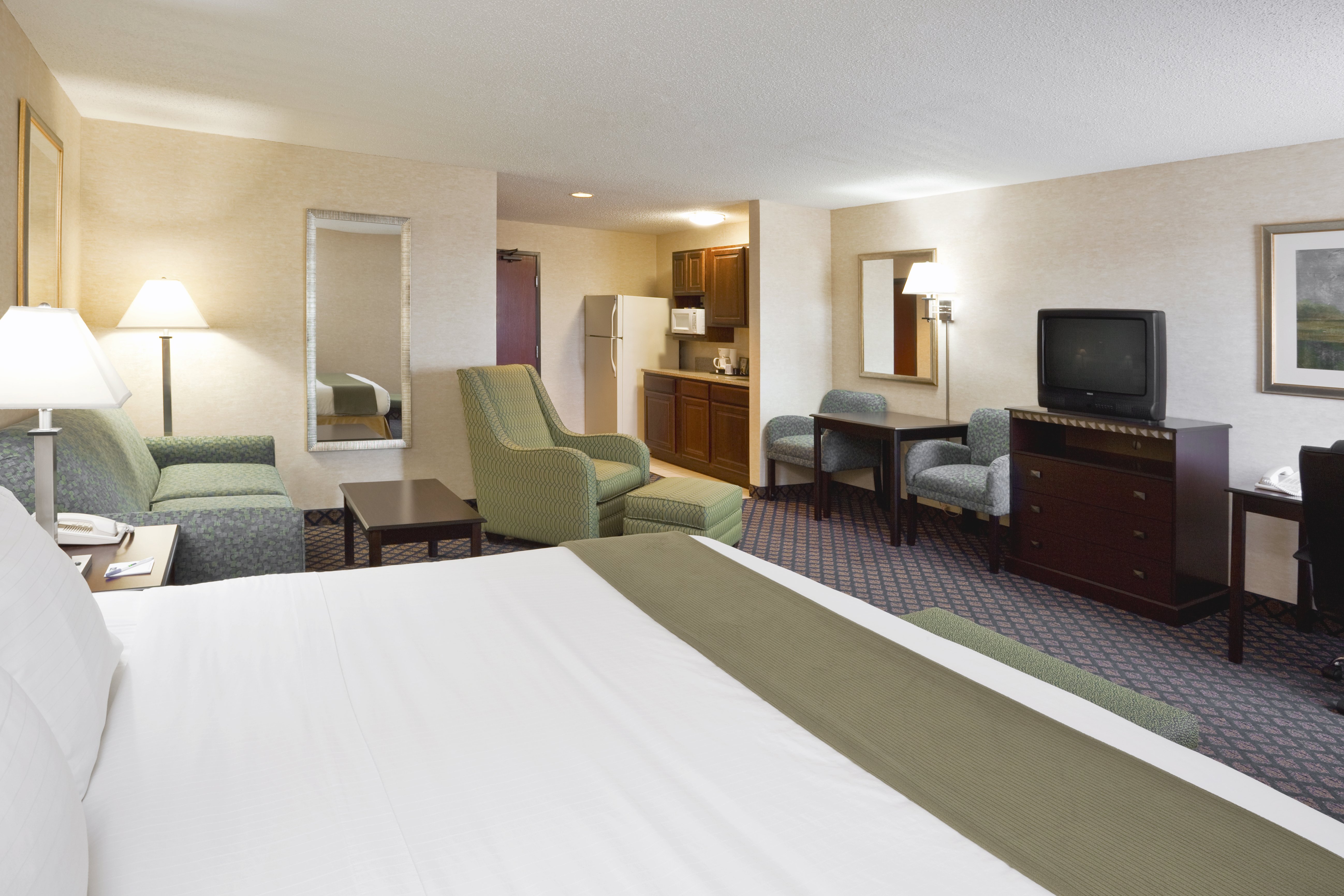holiday inn express and suites sunbury columbus area