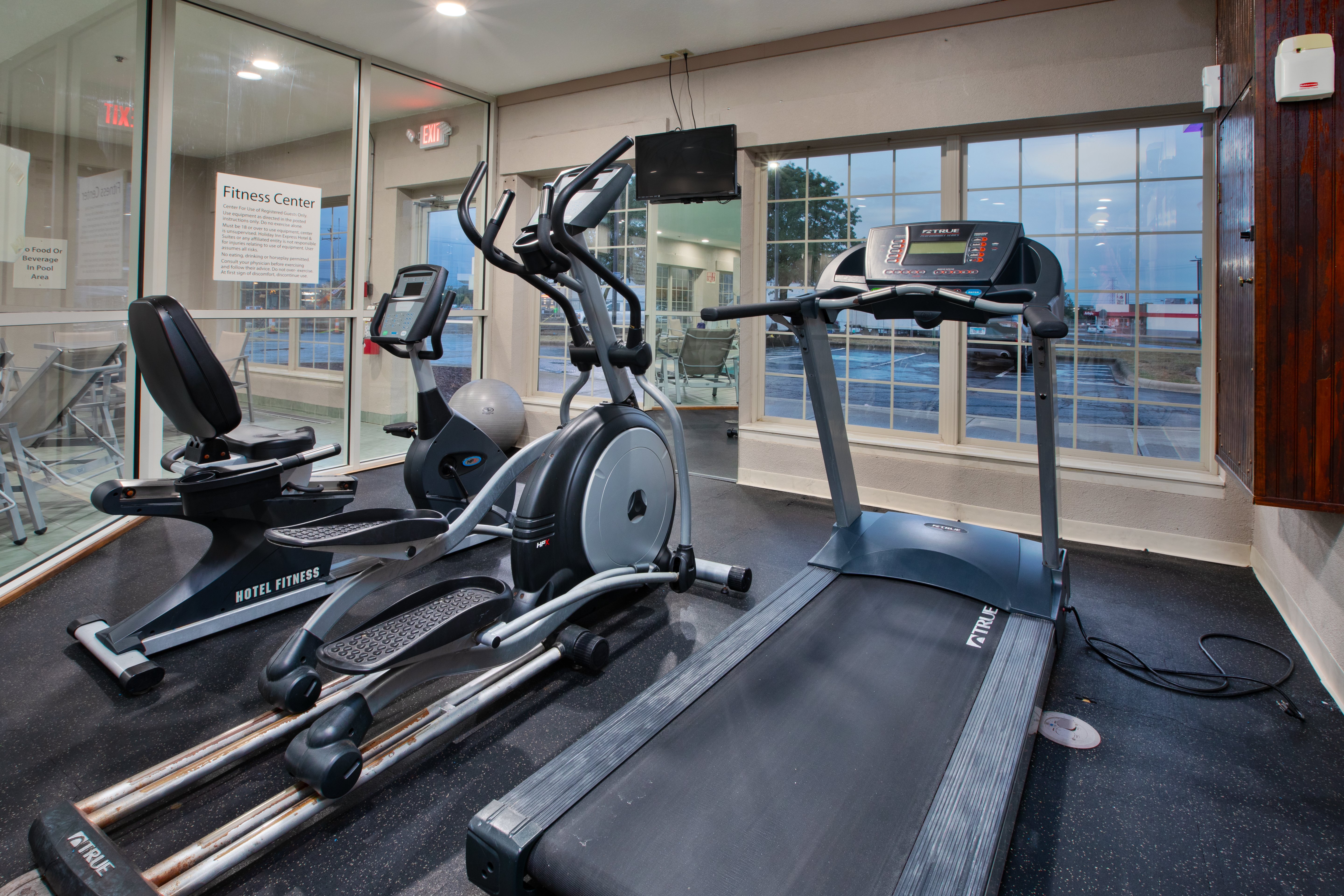 holiday inn express and suites sunbury columbus area