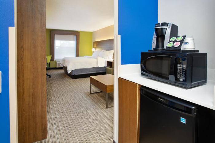 holiday inn express and suites sunbury columbus area