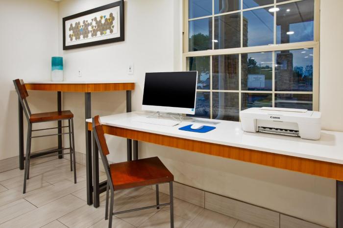 holiday inn express and suites sunbury columbus area