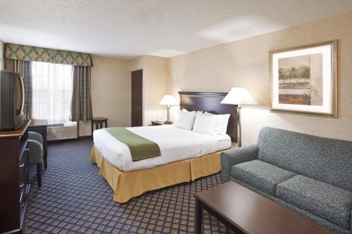 holiday inn express and suites sunbury columbus area