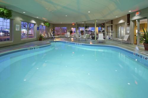 holiday inn express and suites sunbury columbus area