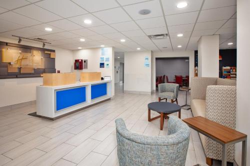 holiday inn express and suites sunbury columbus area