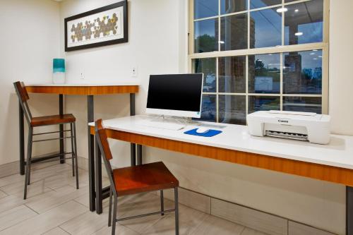 holiday inn express and suites sunbury columbus area