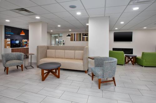 holiday inn express and suites sunbury columbus area