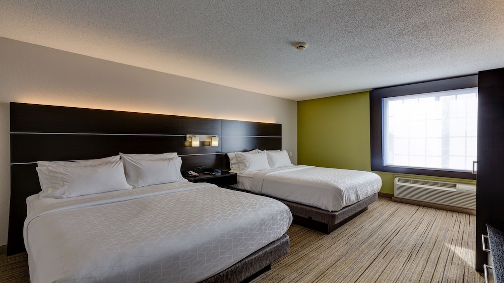 holiday inn express hotel and suites ashtabula geneva by ihg