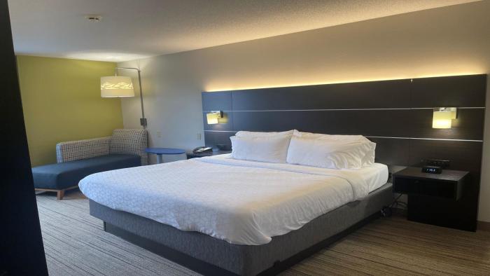 holiday inn express hotel and suites ashtabula geneva by ihg