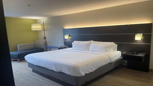 holiday inn express hotel and suites ashtabula geneva by ihg