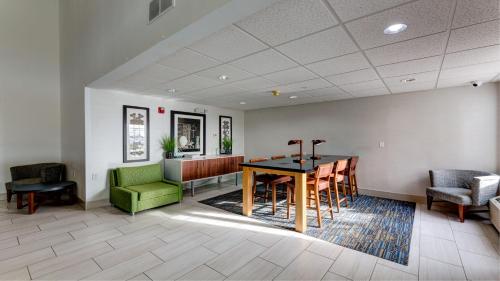 holiday inn express hotel and suites ashtabula geneva by ihg