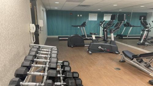 holiday inn express hotel and suites ashtabula geneva by ihg