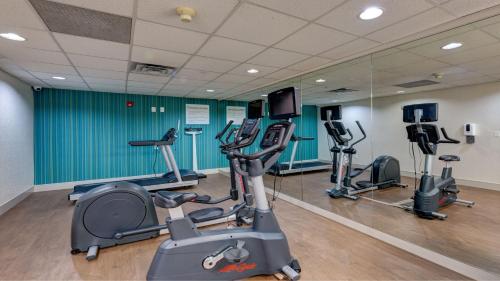holiday inn express hotel and suites ashtabula geneva by ihg
