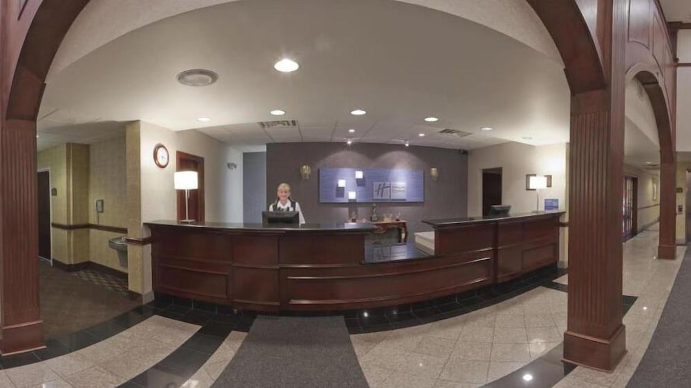 holiday inn express newton falls by ihg