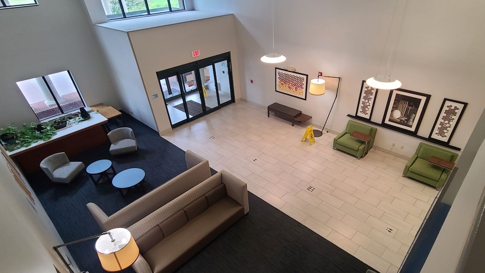 holiday inn express newton falls by ihg