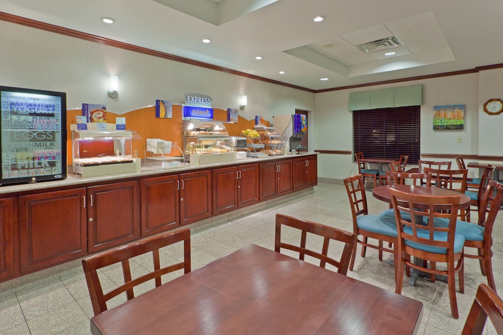 holiday inn express newton falls by ihg