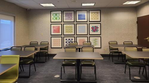 holiday inn express newton falls by ihg