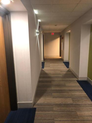 Holiday Inn Express Mt Vernon By Ihg,Knox>>Bellville,3 star