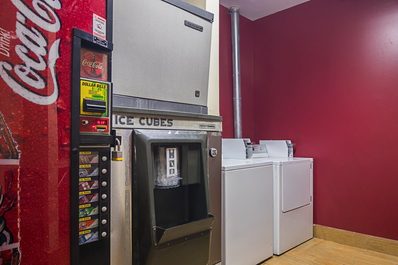 red roof inn and suites lake orion auburn hills