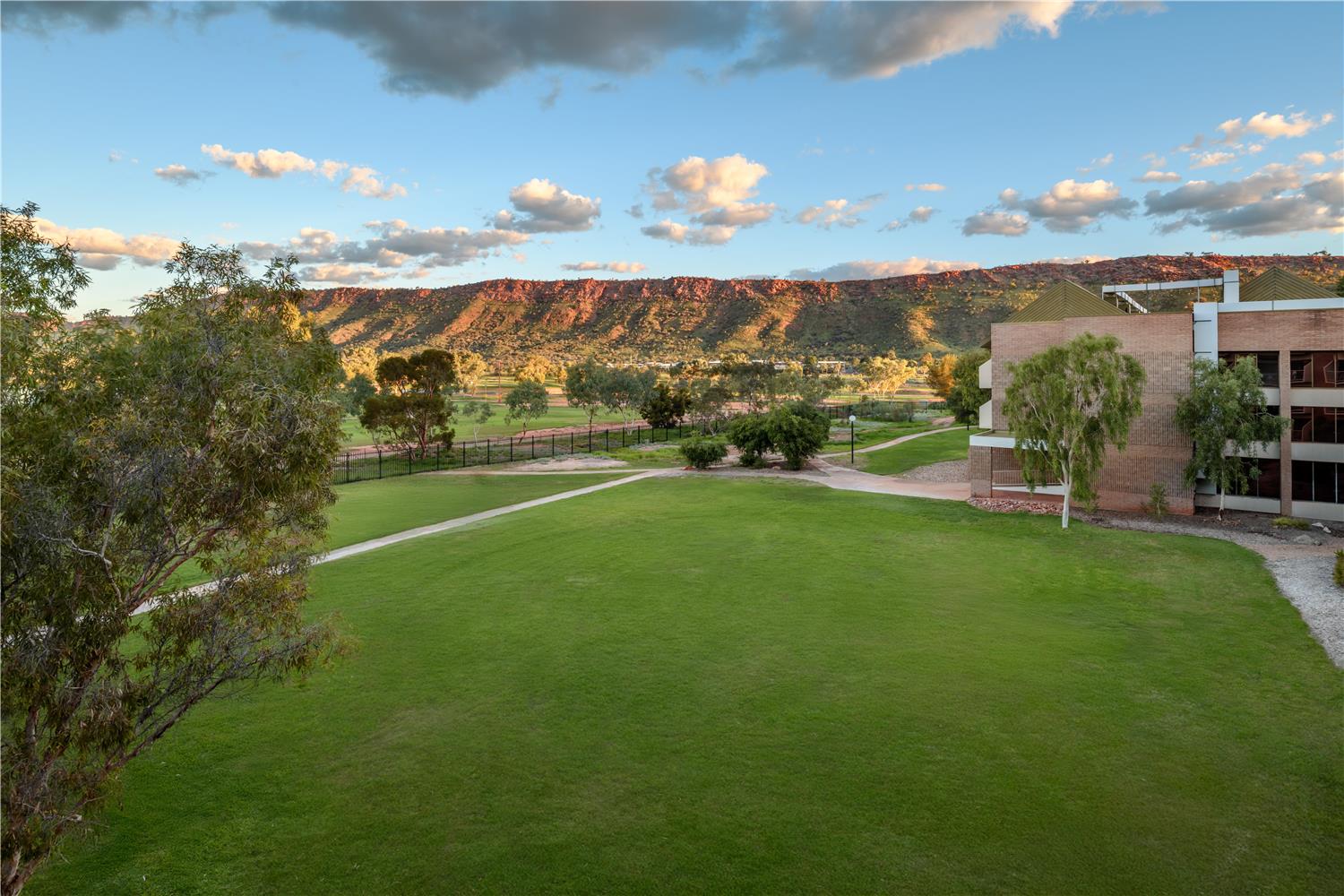 doubletree by hilton alice springs