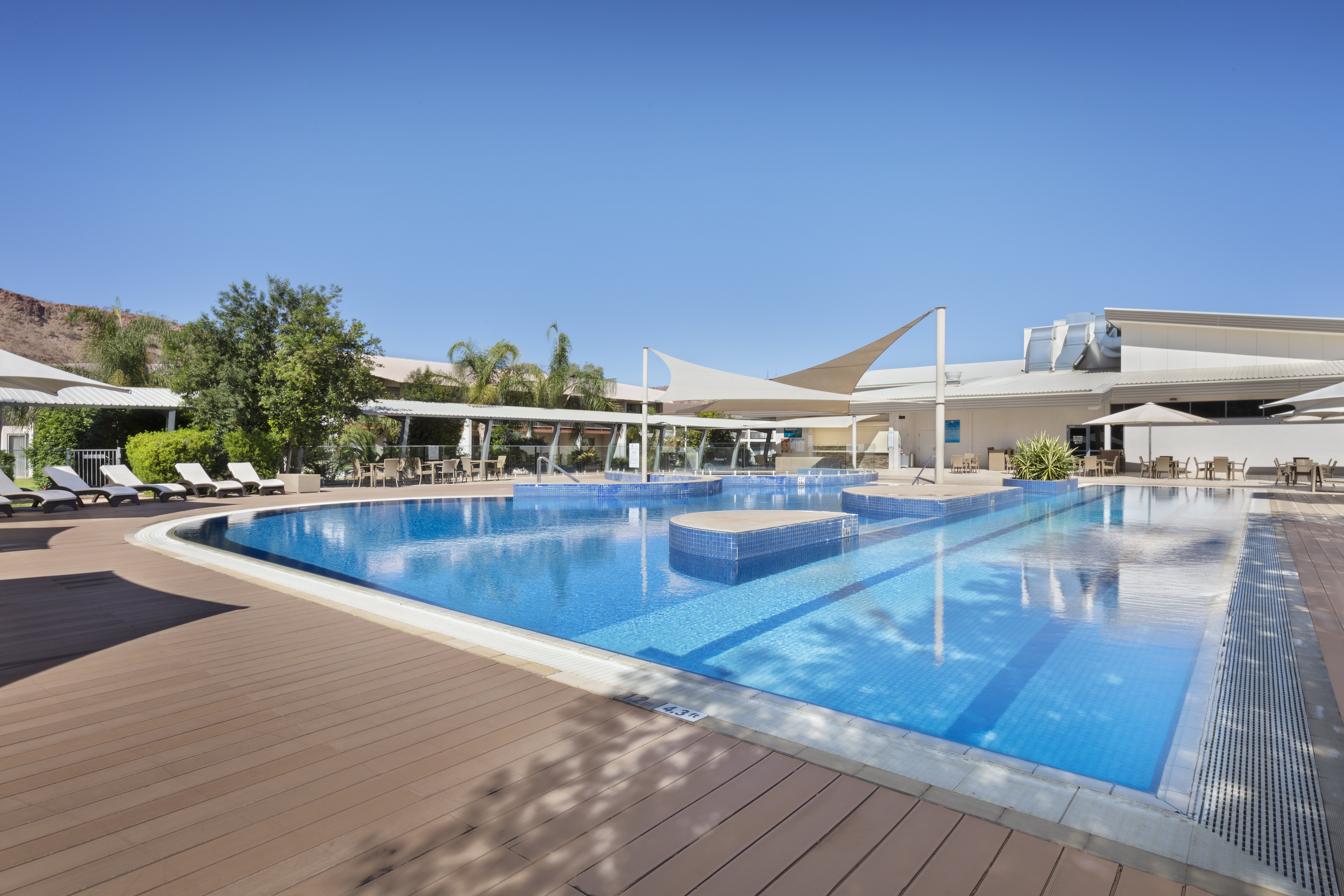 crowne plaza alice springs lasseters by ihg