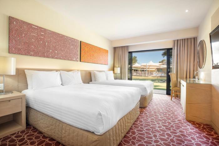 crowne plaza alice springs lasseters by ihg