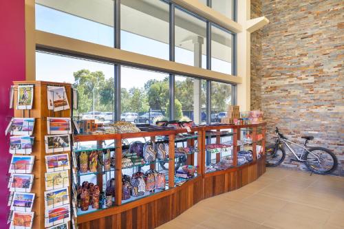 crowne plaza alice springs lasseters by ihg