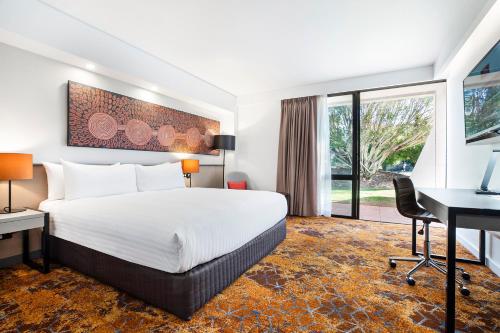 crowne plaza alice springs lasseters by ihg