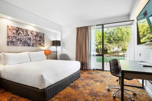crowne plaza alice springs lasseters by ihg