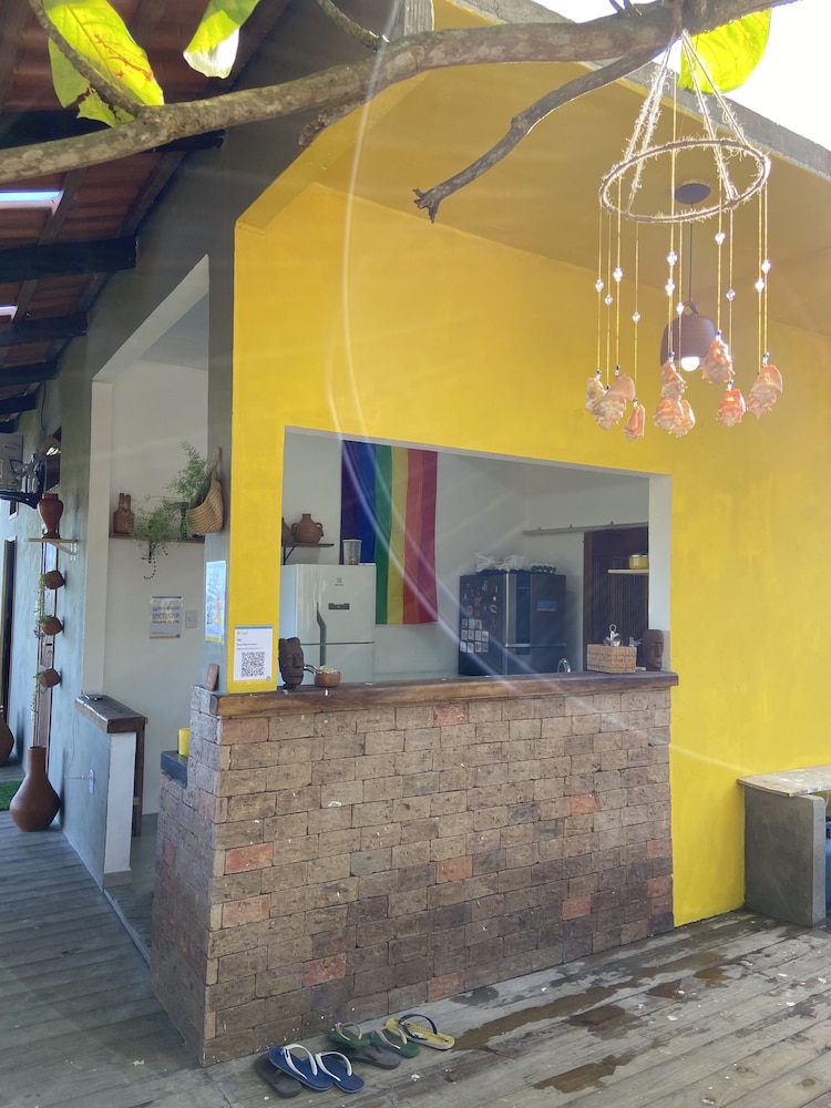 alto astral hostel
