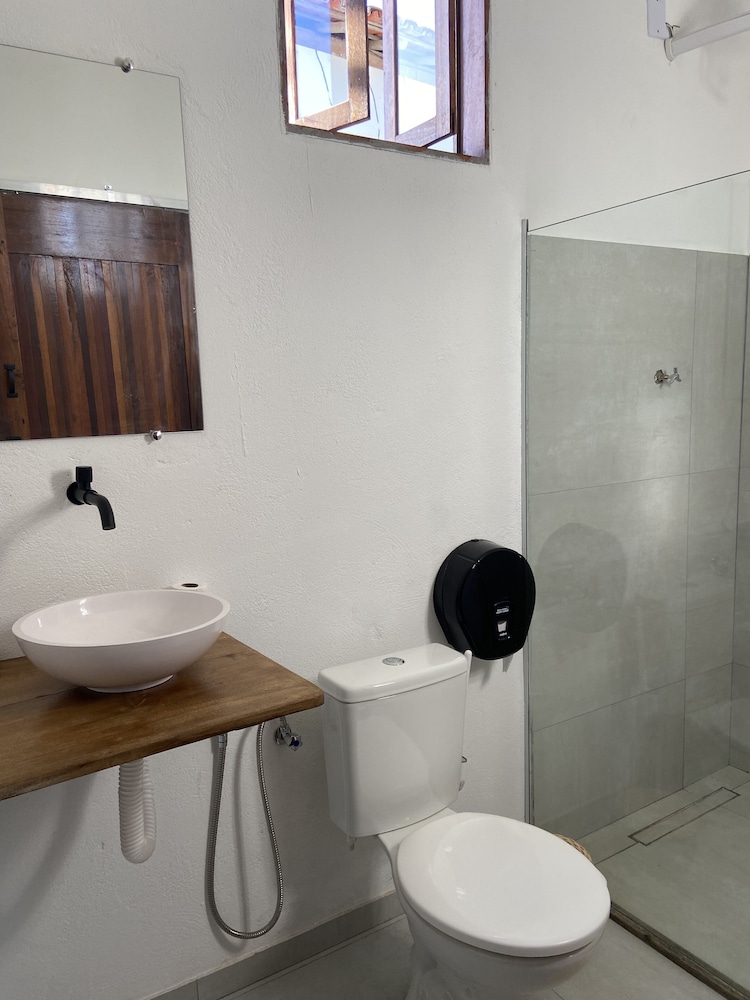 alto astral hostel
