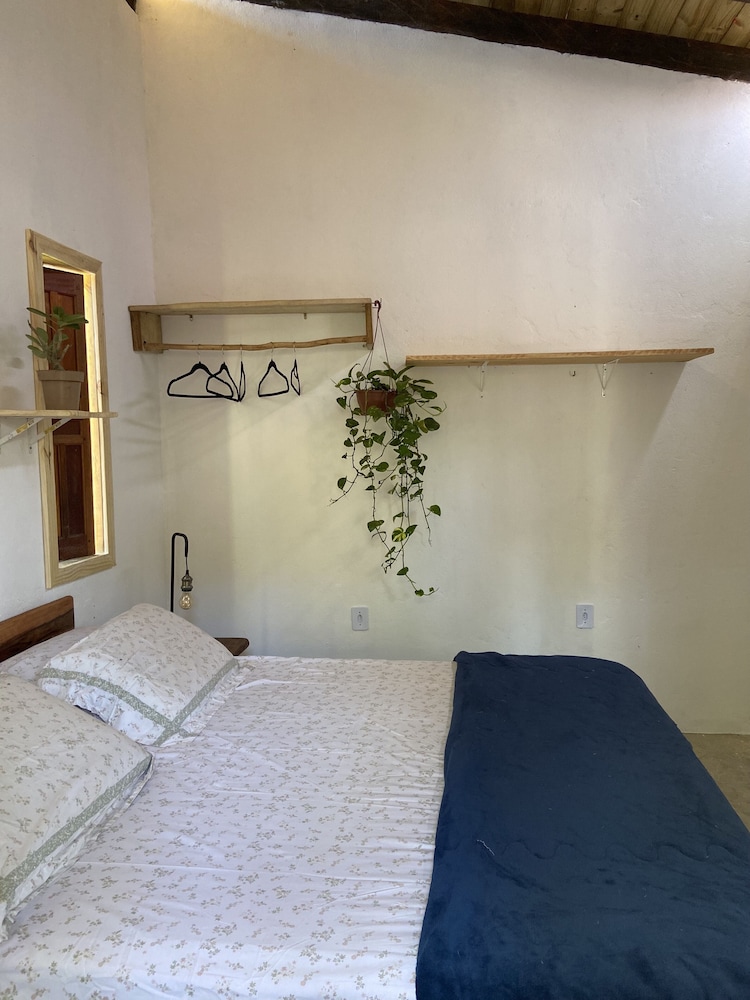 alto astral hostel