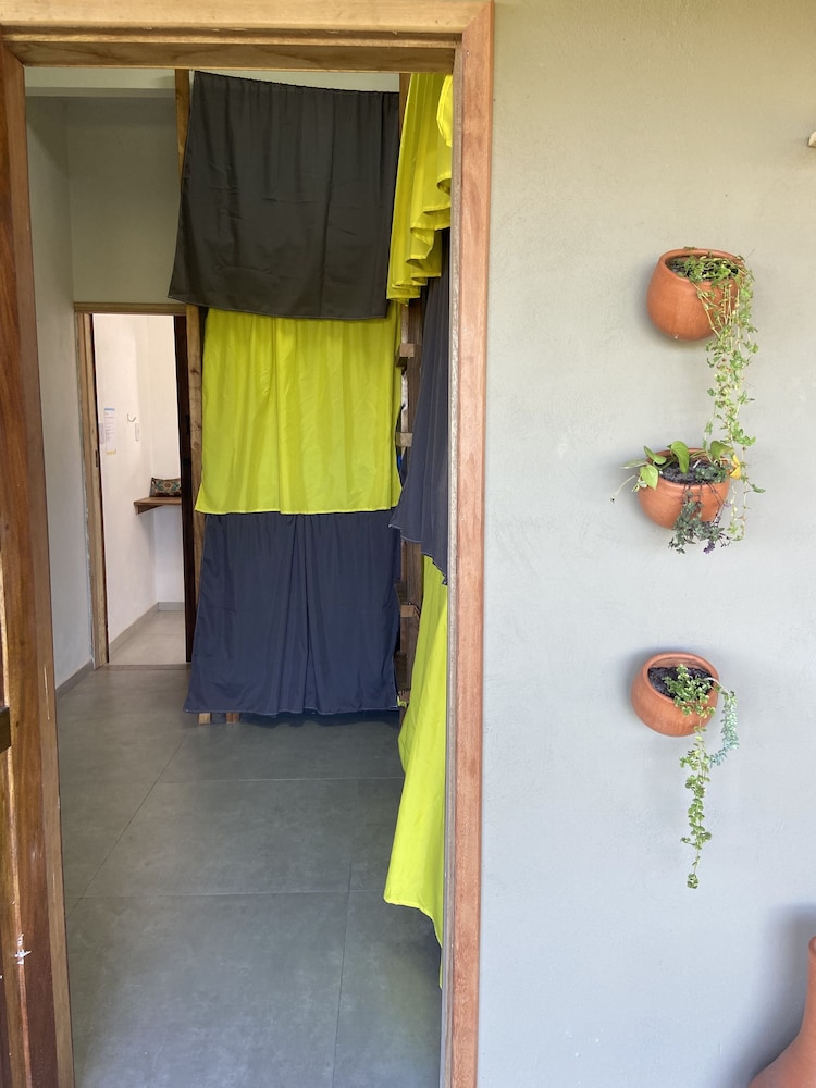 alto astral hostel