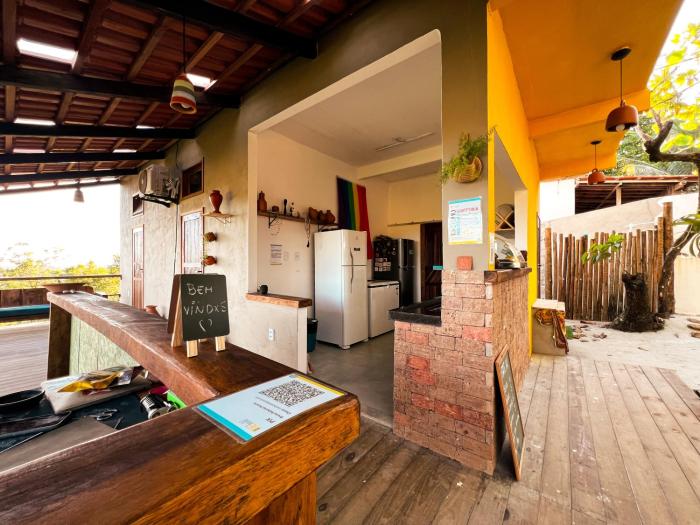 alto astral hostel
