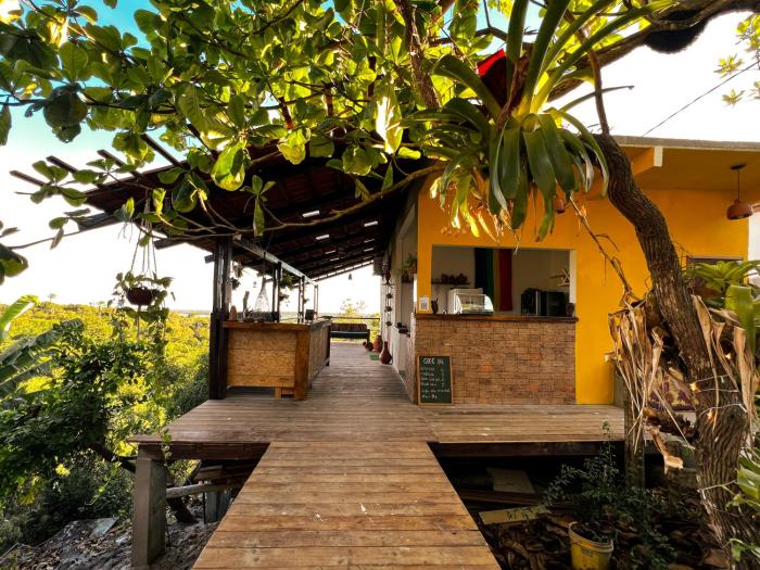 alto astral hostel